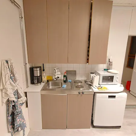 Full Cottage, Pay Per Rooms, 1-5Persons 1Room, 6-9Persons 2Rooms, 9-13Persons 3Rooms *