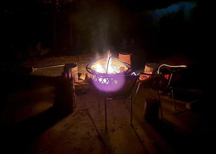 For Small Group Or Up To 14 Persons, Three 公寓 *